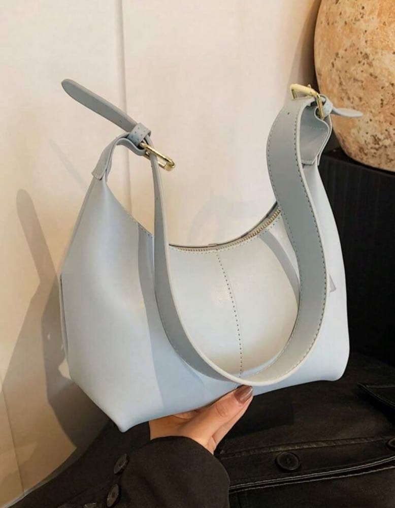 حقيبة كتف نسائية بسيطة وعصرية .